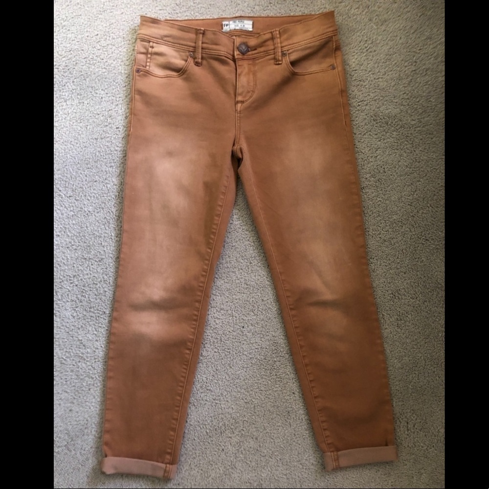 Free people super soft rolled hem skinny jeans! Size 26